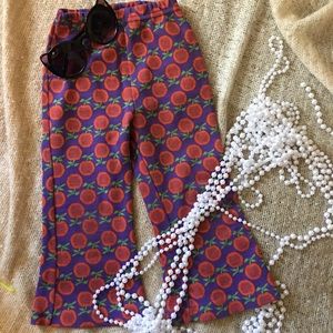 🍎Vintage bell bottoms with adorbs fruit design🍊